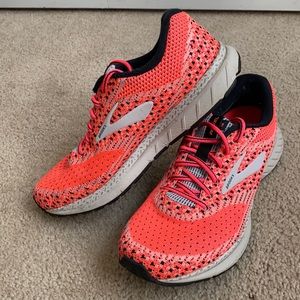 Brooks Running Shoes EUC